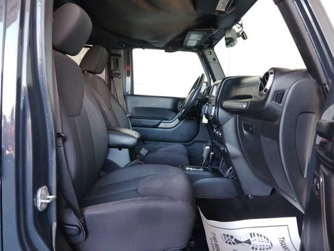 Used 2016 Jeep Wrangler Unlimited Sport AWD/4WD image 12