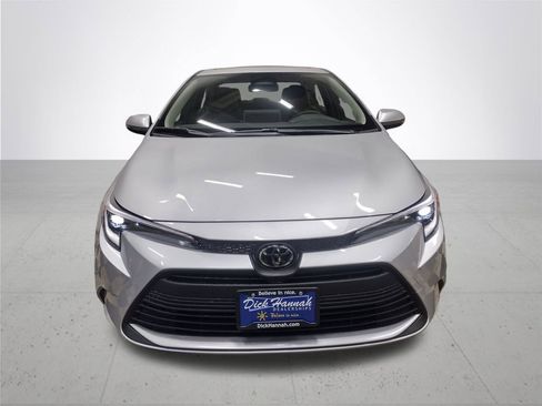 Used 2026 Toyota Corolla XLE image 3