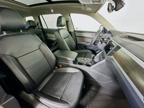 Used 2021 Volkswagen Atlas SE image 33