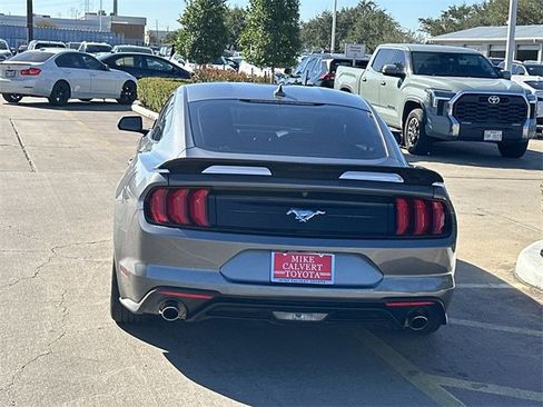 Used 2022 Ford Mustang Coupe image 6