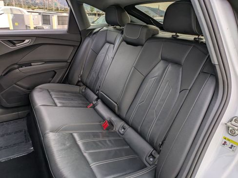 Used 2024 Audi Q4 e-tron Premium Plus image 31