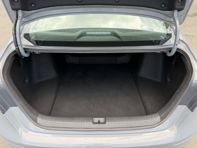 Used 2025 Honda Accord SE image 9