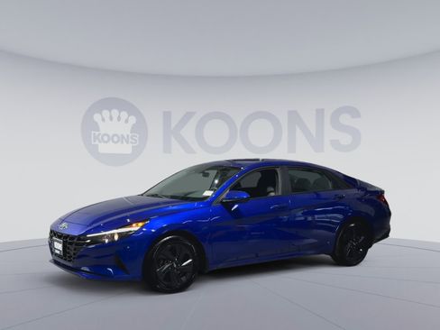 Used 2023 Hyundai Elantra SEL image 8
