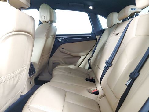 Used 2018 Porsche Macan image 28