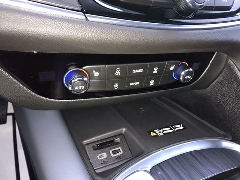 Used 2023 Buick Enclave Essence w/ Experience Buick Package image 19