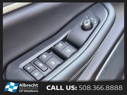Used 2026 Jeep Grand Cherokee L Limited w/ Limited Altitude Package AWD/4WD image 19
