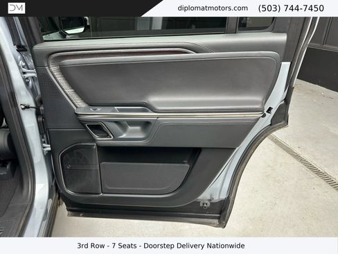 Used 2023 Rivian R1S Adventure image 30