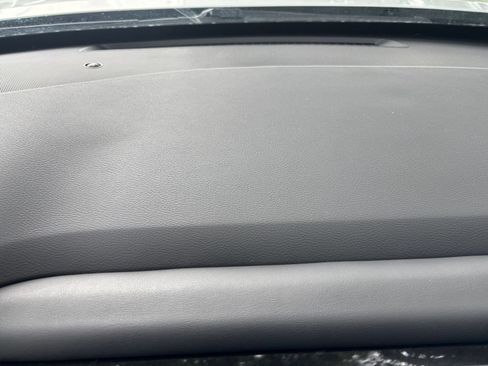 Used 2025 Nissan Pathfinder SV FWD image 17