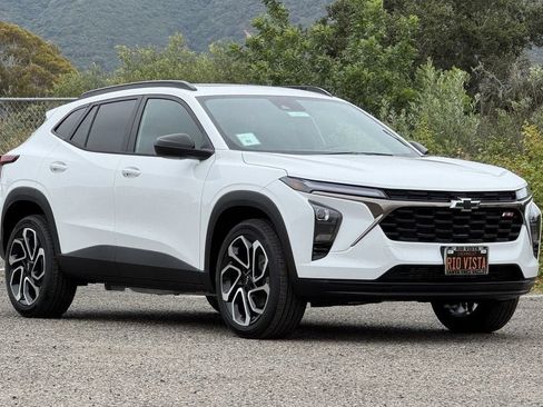 New 2026 Chevrolet Trax RS w/ Sunroof Package FWD image 2