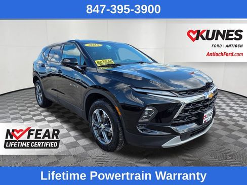 Used 2025 Chevrolet Blazer LT FWD image 1