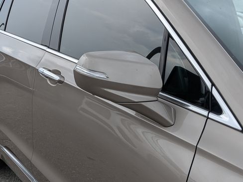 Used 2022 Cadillac XT6 Premium Luxury w/ Technology Package FWD image 12