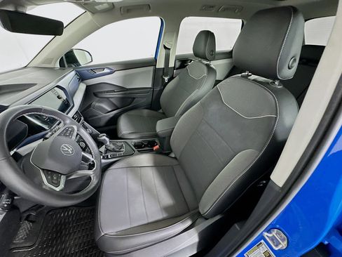 Used 2023 Volkswagen Taos SE image 13