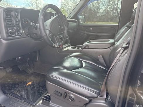 Used 2004 Chevrolet Avalanche Z71 w/ Sun And Sound Package image 13