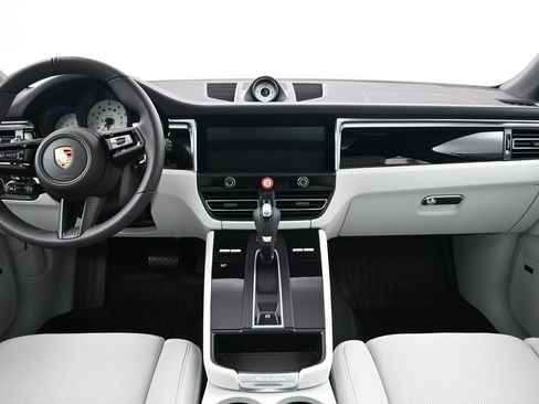 New 2026 Porsche Macan image 9