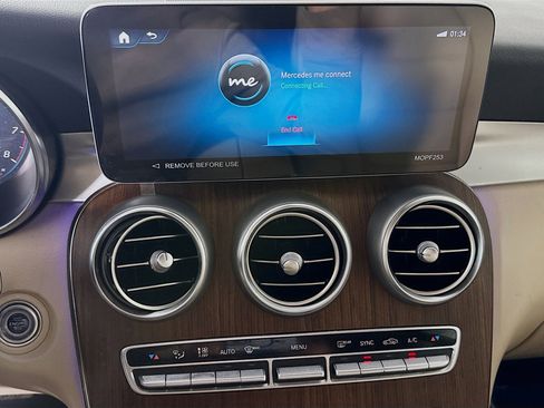 Used 2021 Mercedes-Benz GLC 300 GLC 300 w/ Premium Package image 18