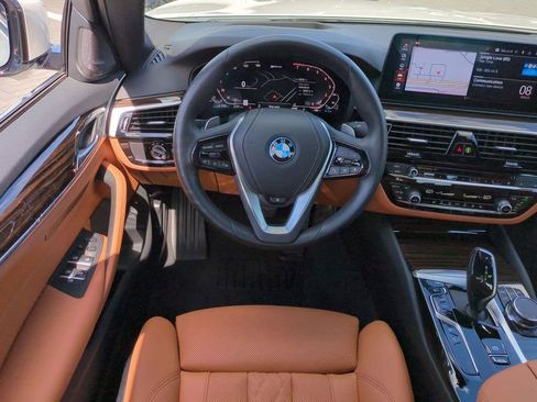 Certified 2023 BMW 530e xDrive w/ Premium Package image 15