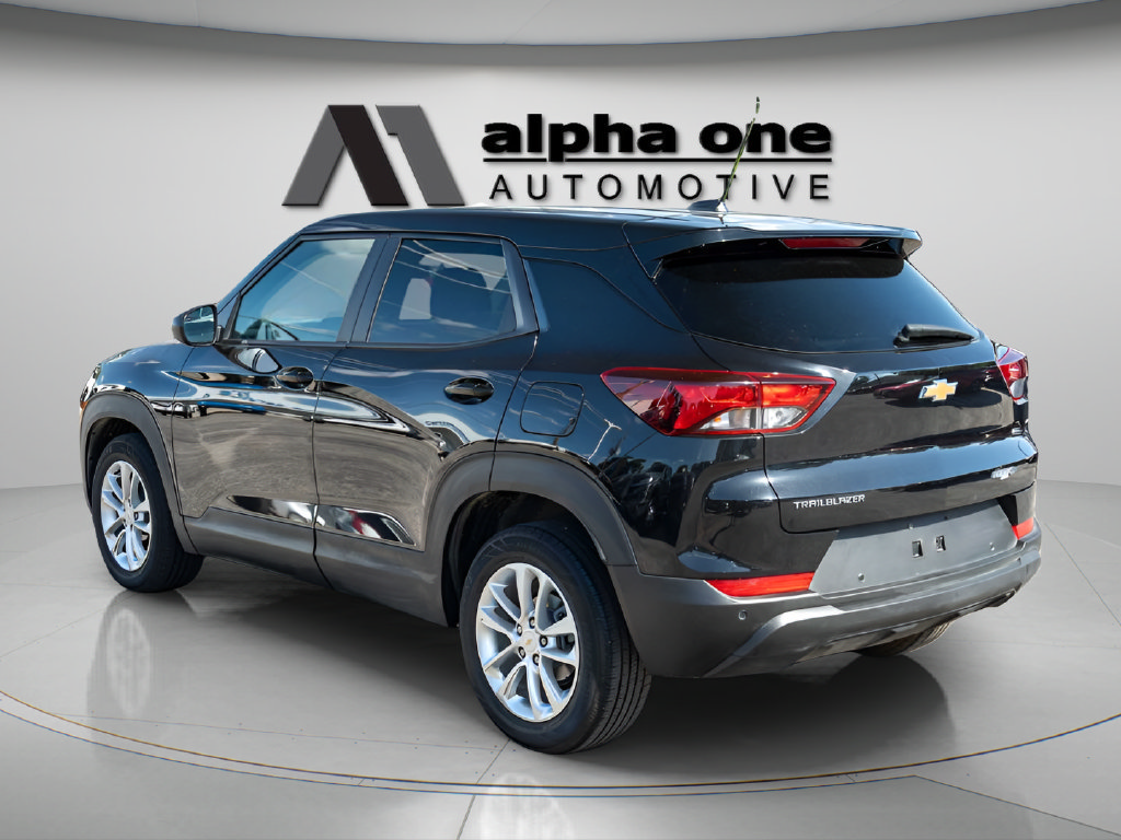 Used 2025 Chevrolet TrailBlazer LS w/ LS Convenience Package FWD image 10