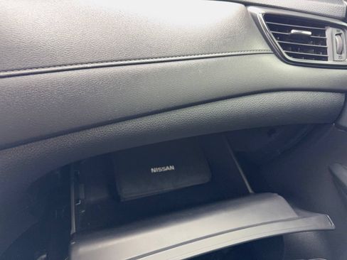 Used 2020 Nissan Rogue S w/ Special Edition Package FWD image 31