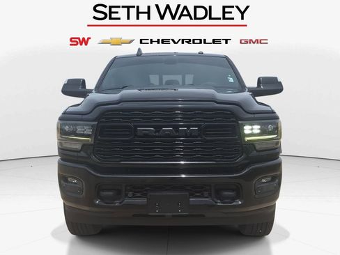 Used 2020 RAM 2500 Limited w/ Black Appearance Package AWD/4WD image 2