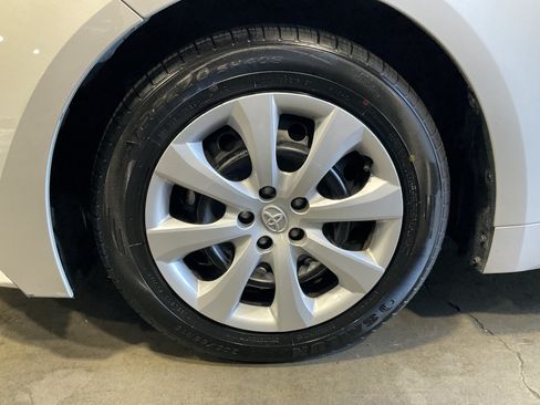 Used 2024 Toyota Corolla LE FWD image 11