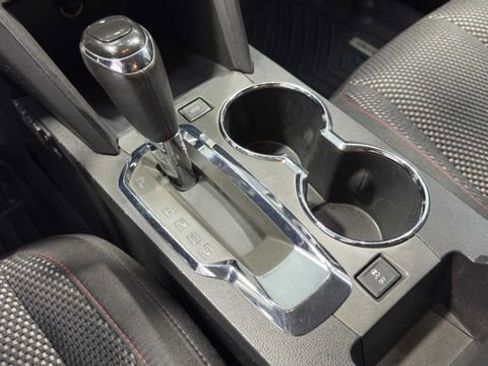 Used 2017 Chevrolet Equinox LT w/ Convenience Package image 25