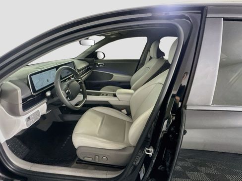 Used 2025 Hyundai Ioniq 6 SEL RWD image 13
