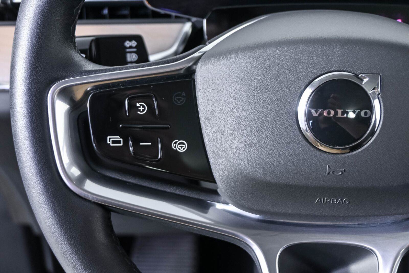 Certified 2025 Volvo EX90 Ultra AWD/4WD image 10