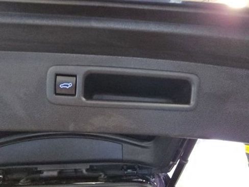 Used 2022 Toyota Highlander XSE image 36