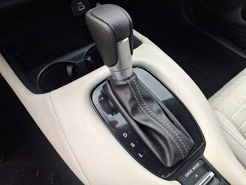 Used 2025 Honda HR-V LX image 15