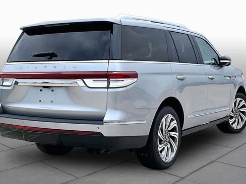 Used 2023 Lincoln Navigator Reserve RWD image 12