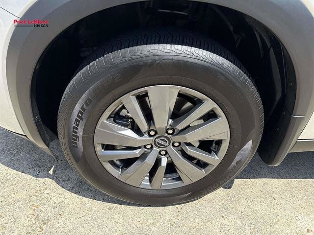 Certified 2025 Nissan Pathfinder S FWD image 4