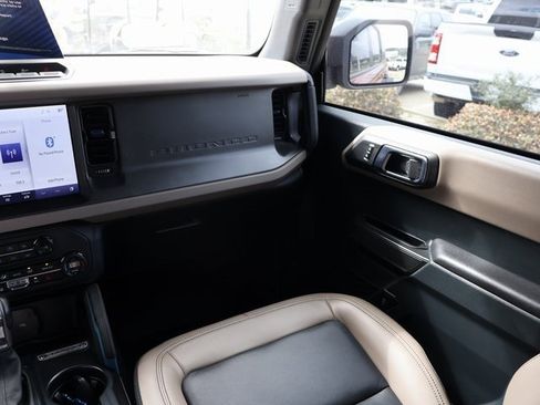 Certified 2024 Ford Bronco Wildtrak image 12