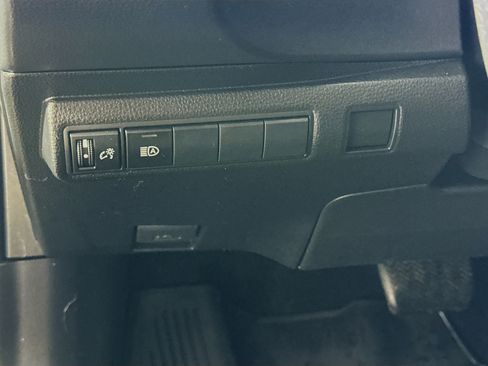 Certified 2024 Toyota Corolla LE FWD image 10