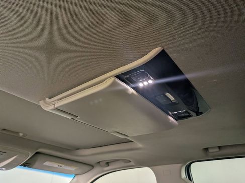 Used 2019 GMC Yukon XL SLT w/ Open Road Package image 34