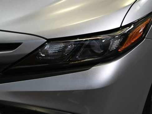 Used 2023 Toyota Camry SE FWD image 15