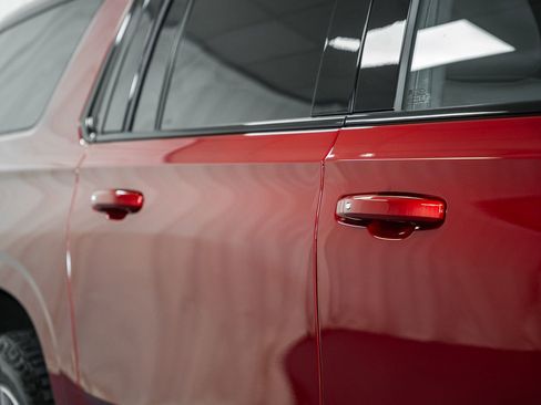 Used 2021 Chevrolet Suburban Z71 image 14