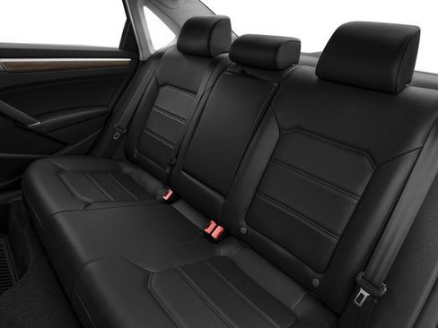 Used 2018 Volkswagen Passat 2.0T SE FWD image 14