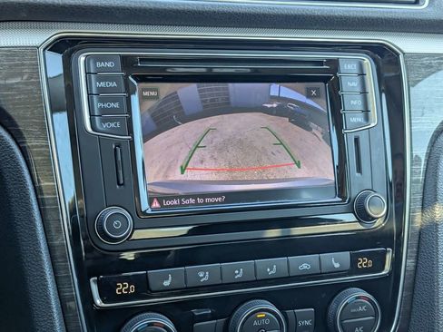 Used 2017 Volkswagen Passat 1.8T SE image 21