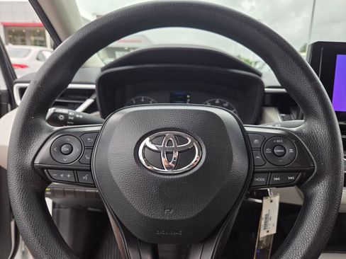 Used 2024 Toyota Corolla LE FWD image 21