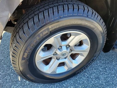 Used 2016 Toyota 4Runner SR5 Premium image 17