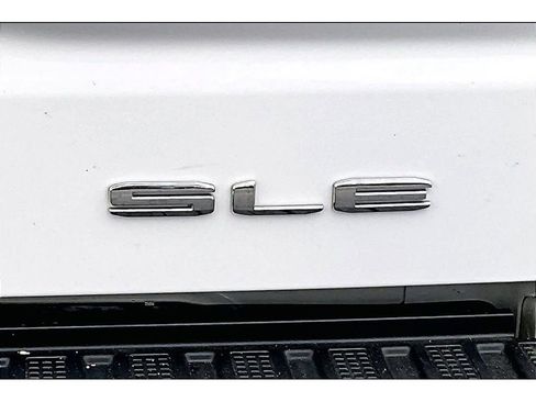 Used 2024 GMC Sierra 1500 SLE image 22