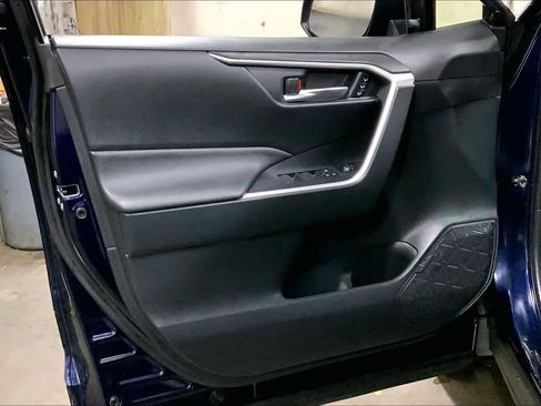 Used 2023 Toyota RAV4 XLE Premium image 22