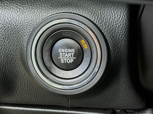 Used 2022 Maserati Quattroporte Modena image 19