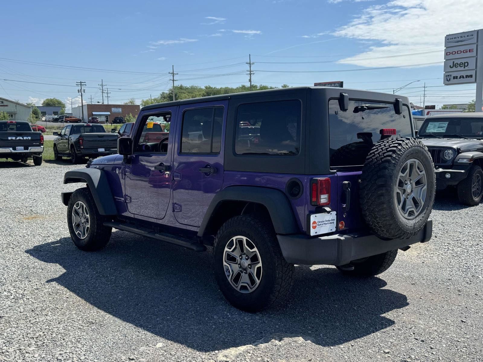 Used 2018 Jeep Wrangler Unlimited Rubicon w/ Connectivity Group AWD/4WD image 23