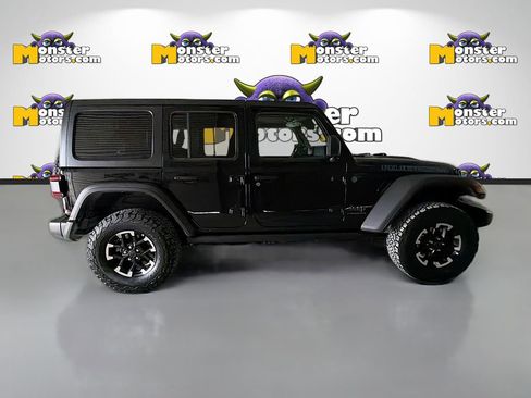 Used 2025 Jeep Wrangler Unlimited Rubicon 4xe w/ Convenience Group AWD/4WD image 4