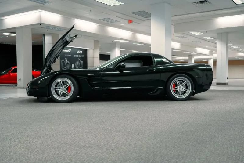 Used 2001 Chevrolet Corvette Z06 w/ Memory Pkg RWD image 15