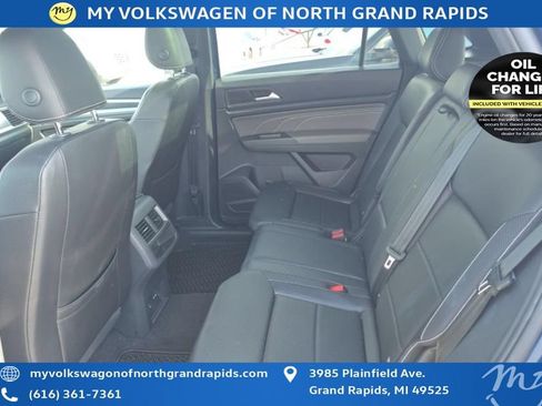 Used 2023 Volkswagen Atlas Cross Sport SEL R-Line AWD/4WD image 11