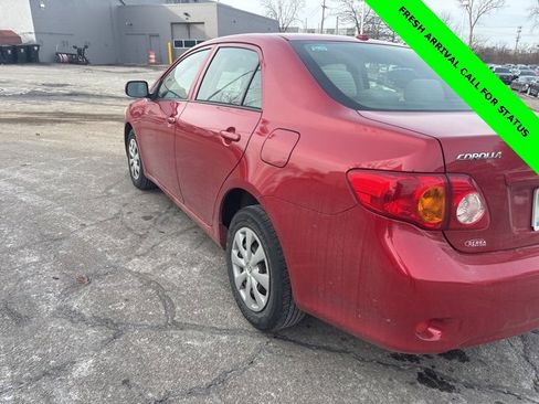 Used 2010 Toyota Corolla LE image 3