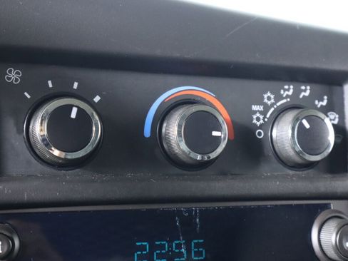 Used 2014 Chevrolet Express 1500 RWD image 16
