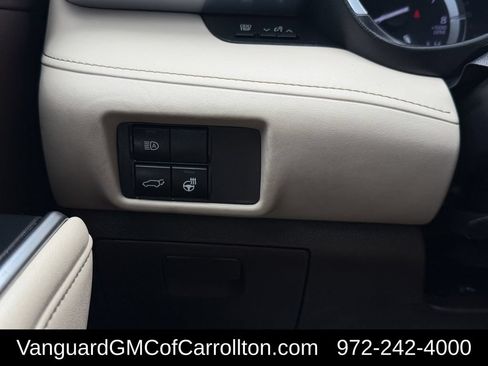 Used 2021 Toyota Highlander Limited FWD image 25